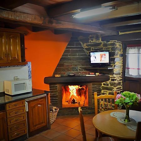 Casa Freixe Apartamentos Rurales サンタ・エウラリア・デ・オスコス エクステリア 写真