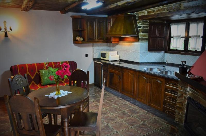 Casa Freixe Apartamentos Rurales サンタ・エウラリア・デ・オスコス エクステリア 写真