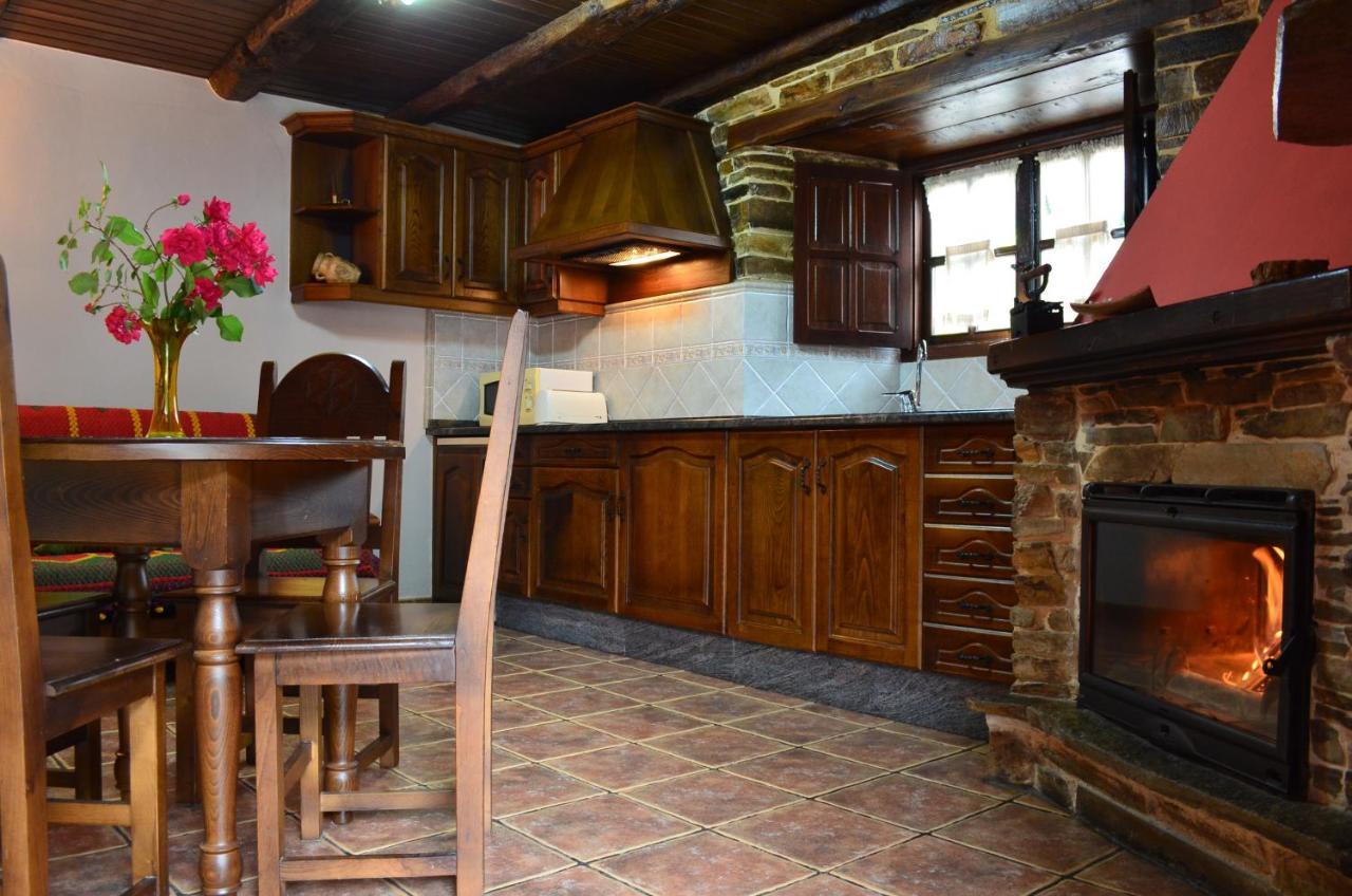 Casa Freixe Apartamentos Rurales サンタ・エウラリア・デ・オスコス エクステリア 写真