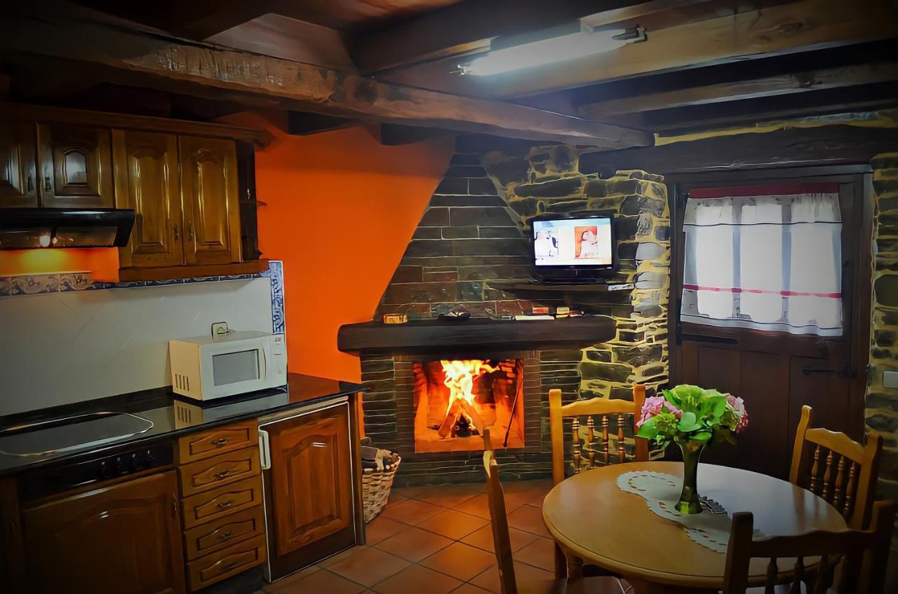 Casa Freixe Apartamentos Rurales サンタ・エウラリア・デ・オスコス エクステリア 写真