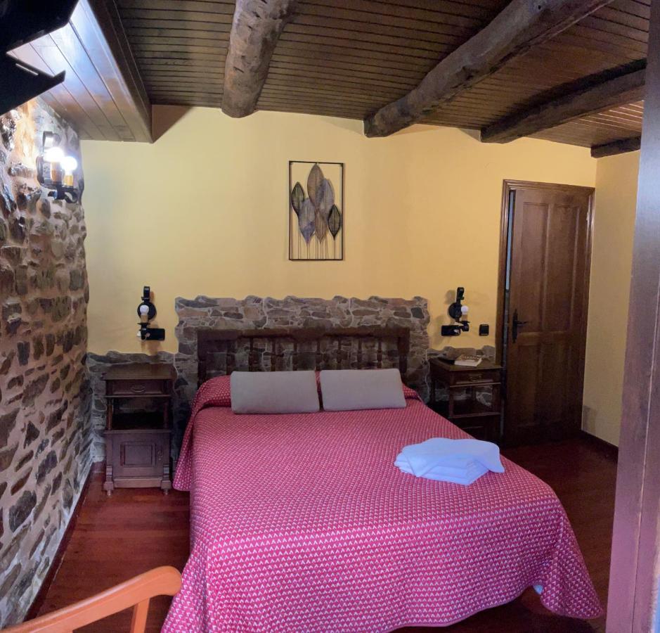 Casa Freixe Apartamentos Rurales サンタ・エウラリア・デ・オスコス エクステリア 写真